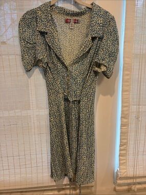 Urban outfitters Dress with Tie Waist and collar, buttons down front